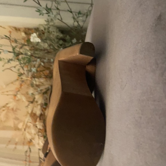 BRAND NEW Michael Kors Bronze and Gold Platform shoe 5.5 - Picture 4 of 7